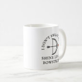 Glanzen als een Bowstring | boogschieter Koffiemok (Voorkant rechts)