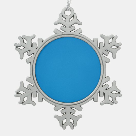 Glanzend heldere blauwe achtergrond tin sneeuwvlok ornament (Voorkant)