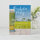 Glas licht bier op het veld kaart (Staand voorkant)