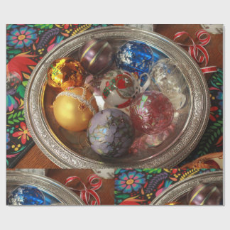 Glass ornaments in silver box with folk art cadeaupapier