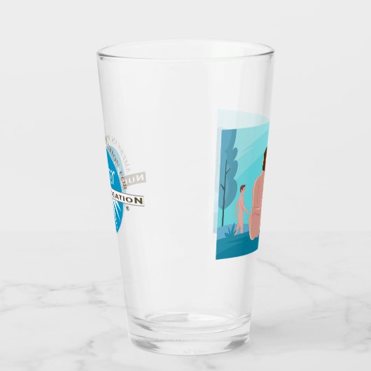 Glazen beker in het bos (Links)