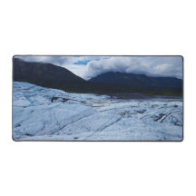 Gletsjer ijsveld landschap met berggezichten