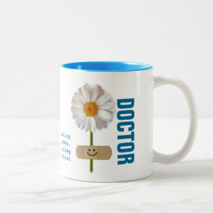 glimlach Daisy Doctor Appreciation Custom Gift Tweekleurige Koffiemok