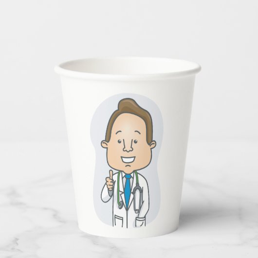 Glimlachende dokter geeft duimen omhoog met stetho papieren bekers (Voorkant)
