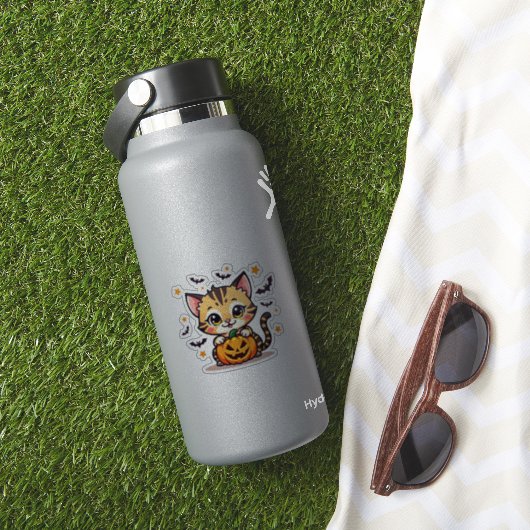 Glimlachende Kawaii Bengaalse Kitten – Trick or Tr Sticker (HydroFlask Insitu)