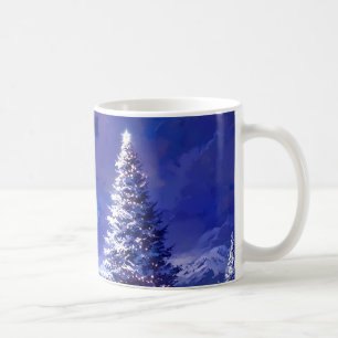 Glinsterende Kerstboom Besneeuwde Berglandschap Koffiemok