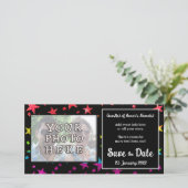 Glitter Regenboog Sterren Gay Bruiloft Verjaardag  Save The Date (Staand voorkant)