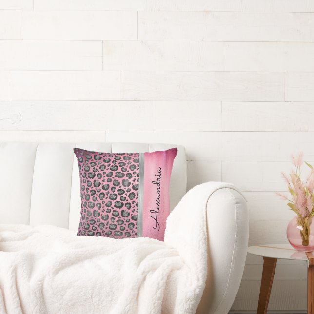Glittery Leopard Print op Hot Pink gepersonaliseer Kussen (Bank)