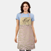 Glittery Zebra Print op Pink Blush gepersonaliseer Schort (Gedragen)