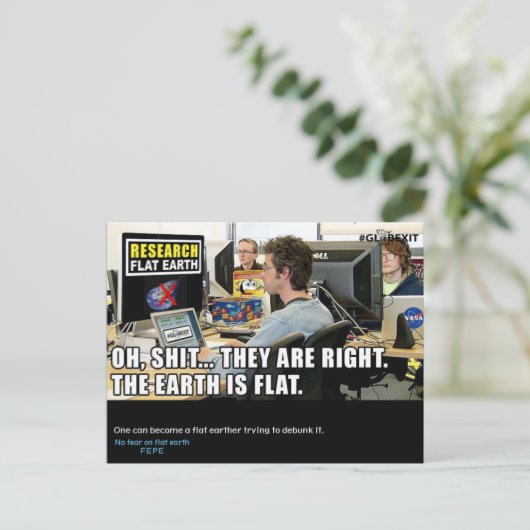 #GLOBEXIT CARTE RFE (Collection Flat Earth 2017) (Debout devant)