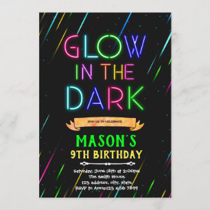 Gloed in de donkere verjaardagsuitnodiging kaart