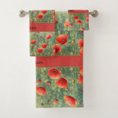 Gloeiend veld van rode klaprozen, personaliseerbaa bad handdoek (Insitu)