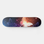 Gloeiende Nachtvlinders Skateboard (Horizontaal)