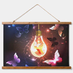 Gloeilamp met Nachtvlinders Hangend Wandkleed