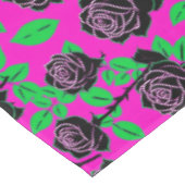 Glossy Black Roses On A Hot Pink Background Tafelkleed (Gekanteld)