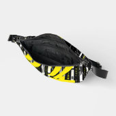 Glossy Pink Donut with Dark Sprinkles (Ouvrir)