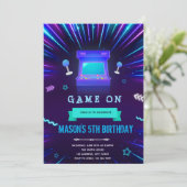 Glow arcade verjaardagsuitnodiging kaart (Staand voorkant)