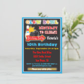 Glow dans les invitations de la partie de bowling (Debout devant)