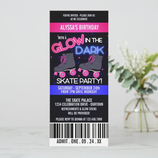 Glow in the Dark Skating Party Invitation (Debout devant)