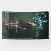 Glow The Future is een vrolijk blauw neon Afstuder Spandoek (Horizontaal)