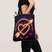 glowing image of a heart with cupid's arrow draagtas (Dichtbij)