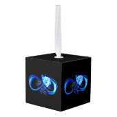 Glowing infinity with blue rose kubus ornament (Achter hoekig)