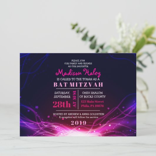 GLOWWING NEON STARS FUSCHIA Bat mitzvah Invitation (Debout devant)