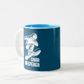 Gnar Whisperer Snowboarden Tweekleurige Koffiemok (Voorkant links)