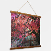 Gnarly Rode Japanse Esdoorn en Bamboe Omheining Hangend Wandkleed (Gebogen)