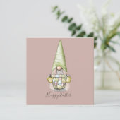 Gnome fille mignonne avec oeufs Carte plat de Pâqu (Debout devant)