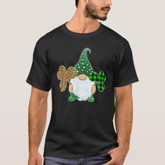 Gnome Holding Heart Shamrock Leopard St Patr T-shirt