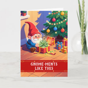 Gnome-ments Kerstkabouter die een cadeau openmaakt Feestdagen Kaart
