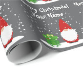 Gnome with green frog cartoon funny Christmas Cadeaupapier (Rol Hoek)