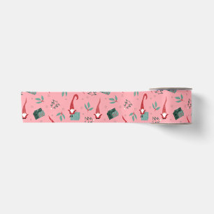 Gnomen met kerstbomen en geschenken op roze lint