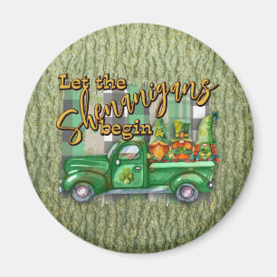 Gnomes in vrachtwagen shenanigans op St. Patrick's Magneet