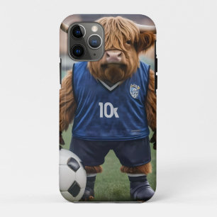 Goal-Getter: Een Highland Koe gekleed voor voetbal iPhone 11 Pro Hoesje
