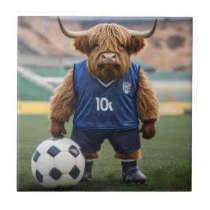 Goal-Getter: Een Highland Koe gekleed voor voetbal Tegeltje