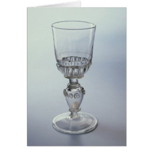 Gobelet avec la cuvette ronde d'entonnoir
