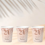 Gobelets En Papier 21e anniversaire rose or parties scintillant nom m<br><div class="desc">Pour une fête glamour et fille de 21ème anniversaire.  Un arrière - plan rose à gradient or. À l'avant et à l'arrière : Personnalisez et ajoutez un nom et une date.   Décoré avec de la poussière de parties scintillant. La Nr 21 est écrite avec une police de style ballon.</div>