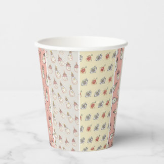 Gobelets en papier à motif d'ambiance de fête