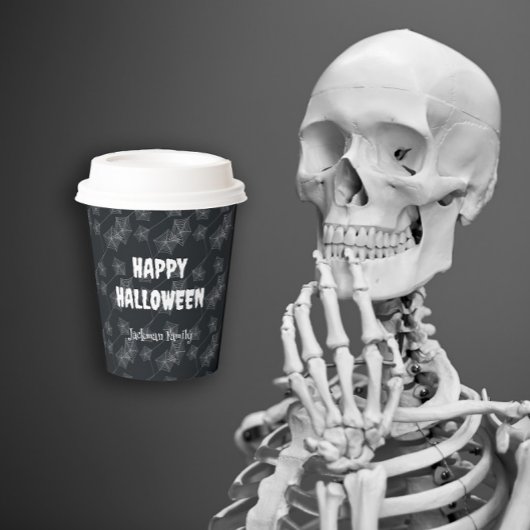 Gobelets En Papier Arrière - plan noir avec toiles d'araignée. Person