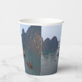 Gobelets En Papier Bateaux à voile à Ha Long Bay - Vietnam, Asie (Droite)