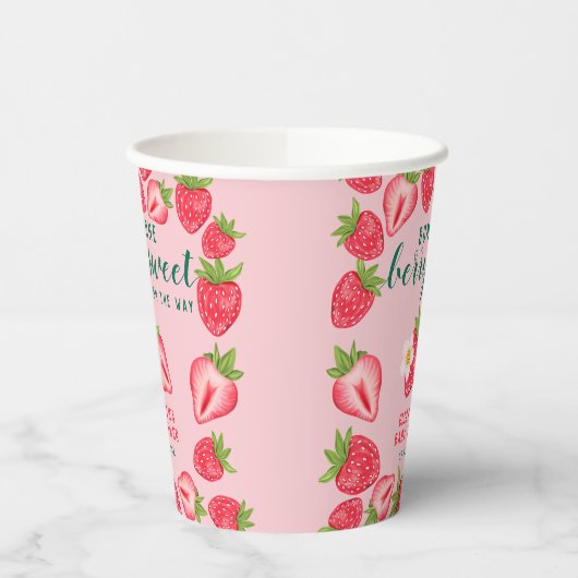 Gobelets En Papier Berry Sweet Strawberry Baby shower personnalisé (Gauche)