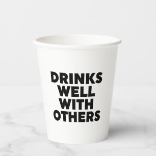 Gobelets En Papier Bois Bien Avec D'Autres Verre