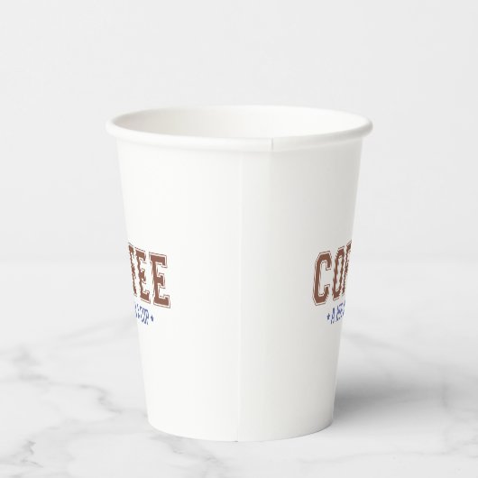 Gobelets En Papier Café : Un câlin dans une coupe Varsity Letter Tass (Droite)