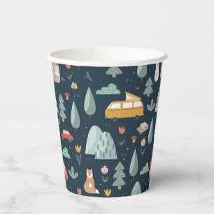Gobelets En Papier Coupes De Fête De Camping   Scène forestière