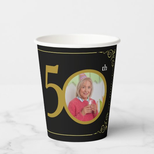 Gobelets En Papier Elégant Black and Gold 50th Birthday Invitation (Verso)