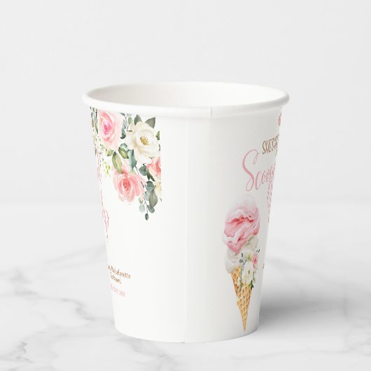 Gobelets En Papier Elle a été rachetée des tasses de fête (Droite)