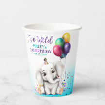 Fête d'anniversaire de l'éléphant mignon