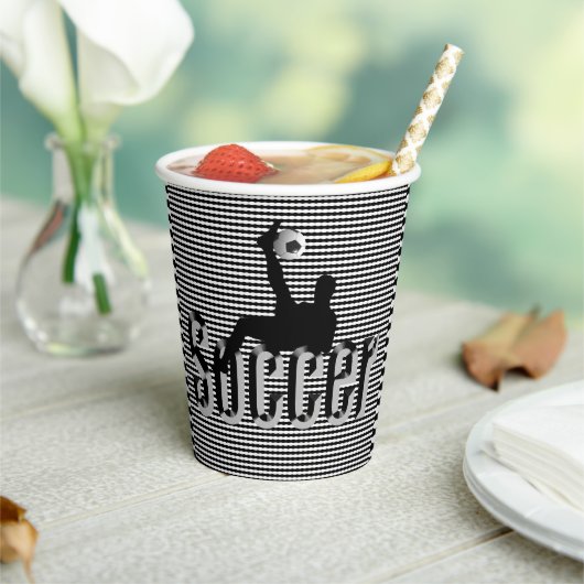 Gobelets En Papier Football Le Jeu, Coupes De Papier (Insitu)